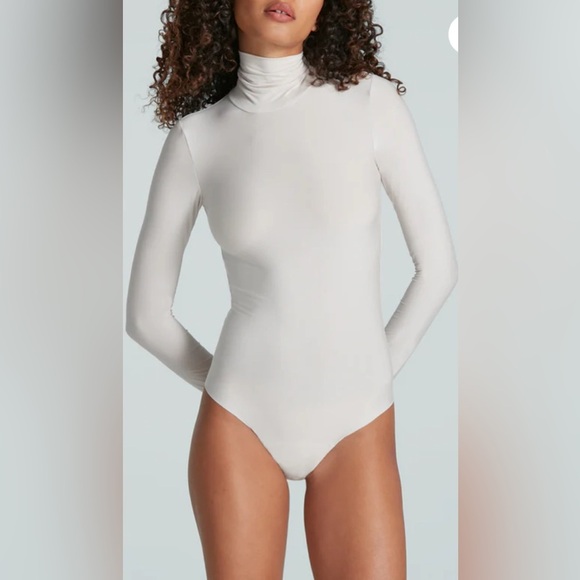 Commando Butter Turtleneck Bodysuit in Porcelain Size XS - Picture 1 of 8